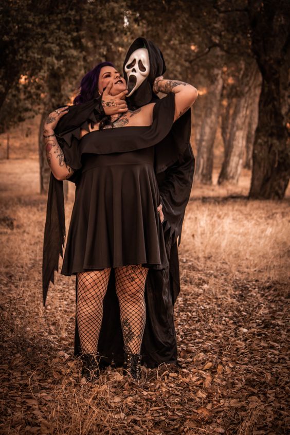 Halloween Couple Photoshoot - Halloween photoshoot