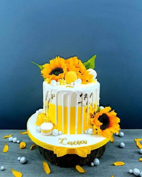 60th Birthday Cake Ideas for Woman - Beautiful Sunflowers 60th Birthday Cake Designs for Woman