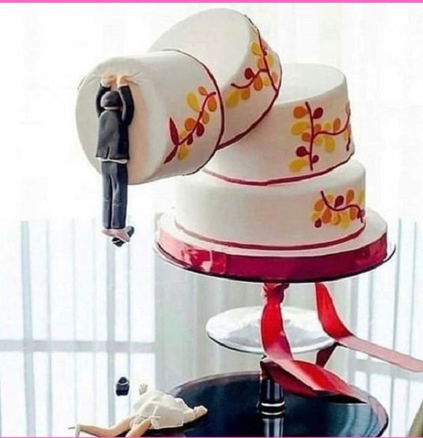 Funny Wedding Cake Toppers - Wacky Wedding Cakes For Your Off-Kilter Weddin