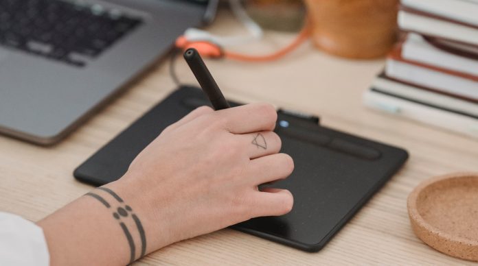 How to Choose the Perfect Stylus Tablet: a Guide for Artists and Professionals - best tablet for taking handwritten notes