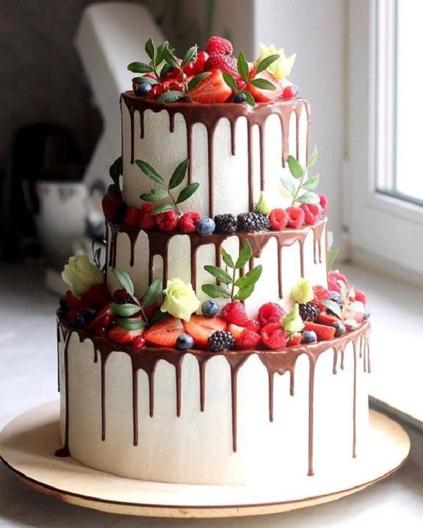 Fruity party engagment cake - fruity chocolate engagment cake ideas