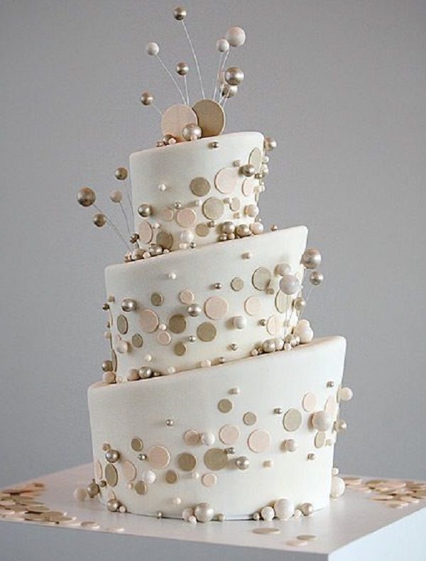 White look engagment cake - unique look engagment cake ideas