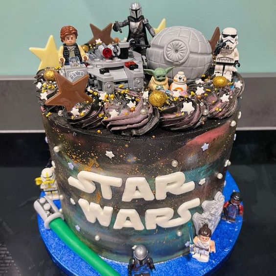 easy star wars cake - Star Wars cake no fondantes