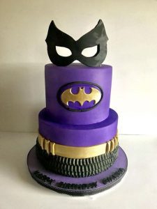 simple batman cake design - nice mask cake